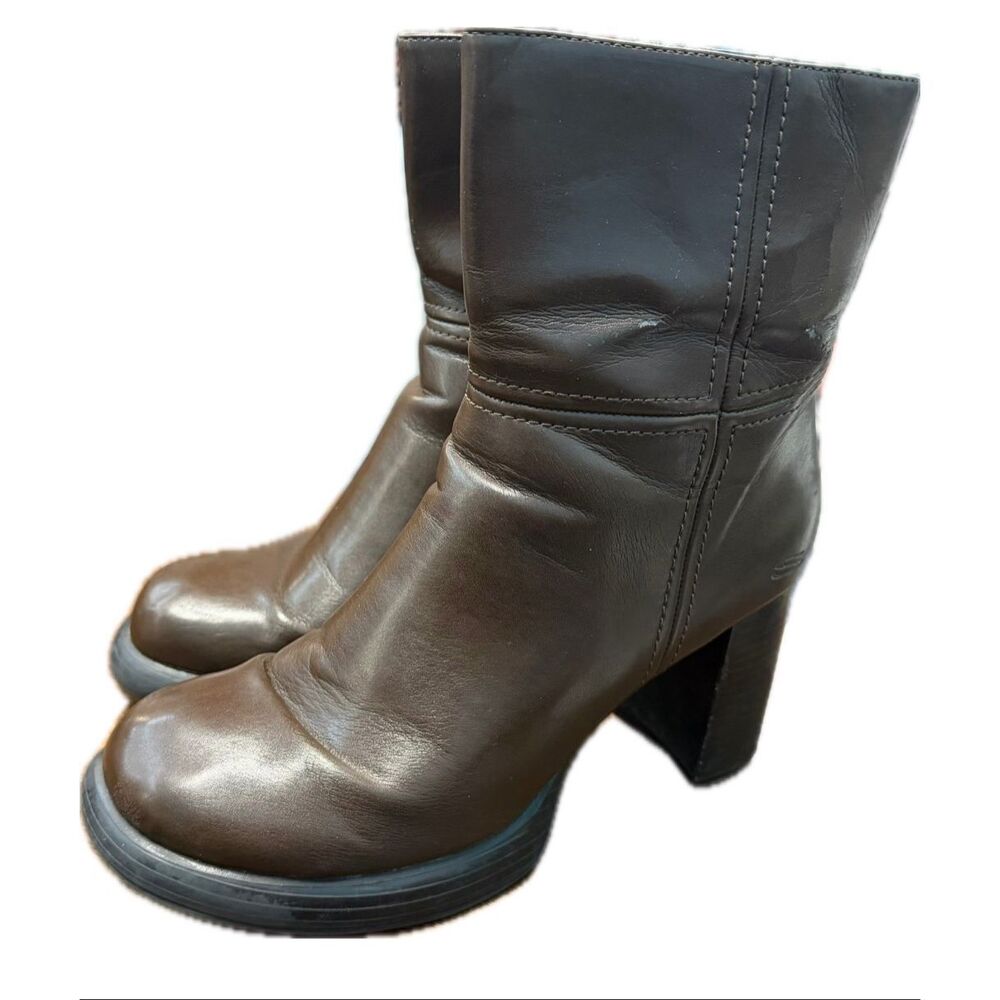 Skechers Brown Square Toe Heeled Boots Women’s Size 8